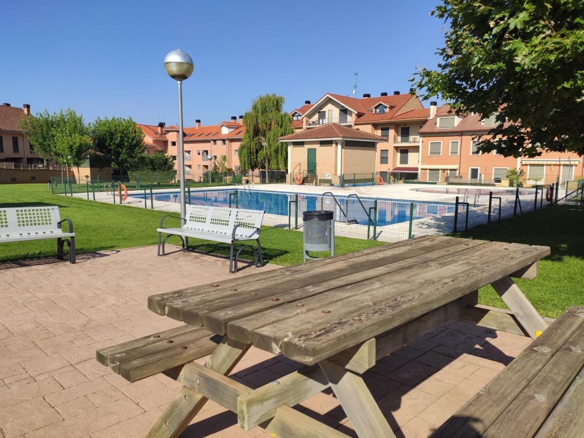 Apartamento Los Manos De Oroel Jaca Luaran gambar